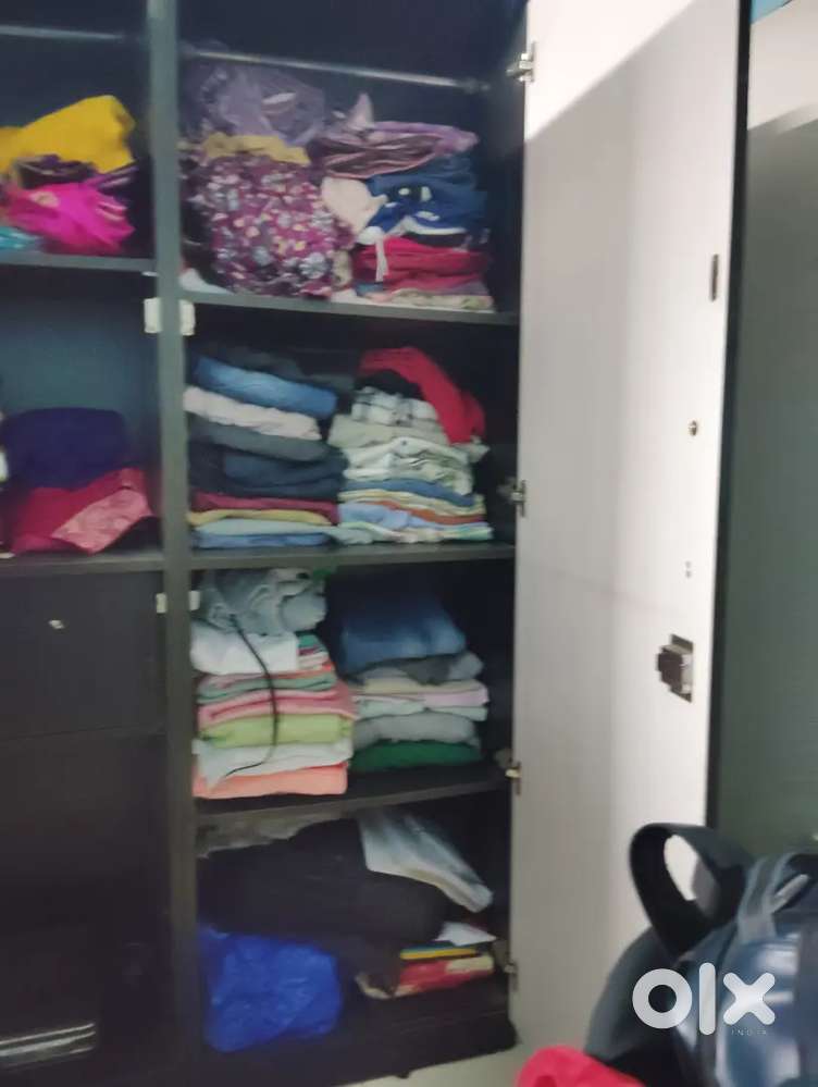 Wardrobe cupboard