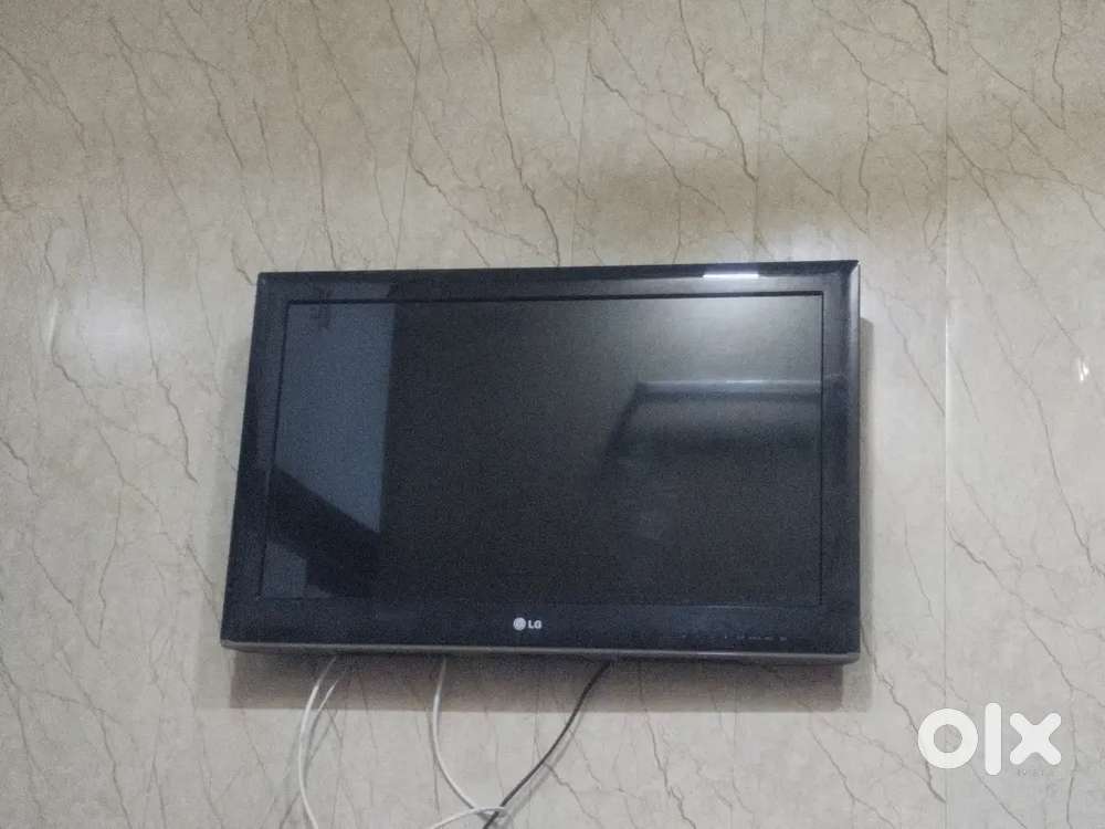 LCD tv lg company size 32 inche