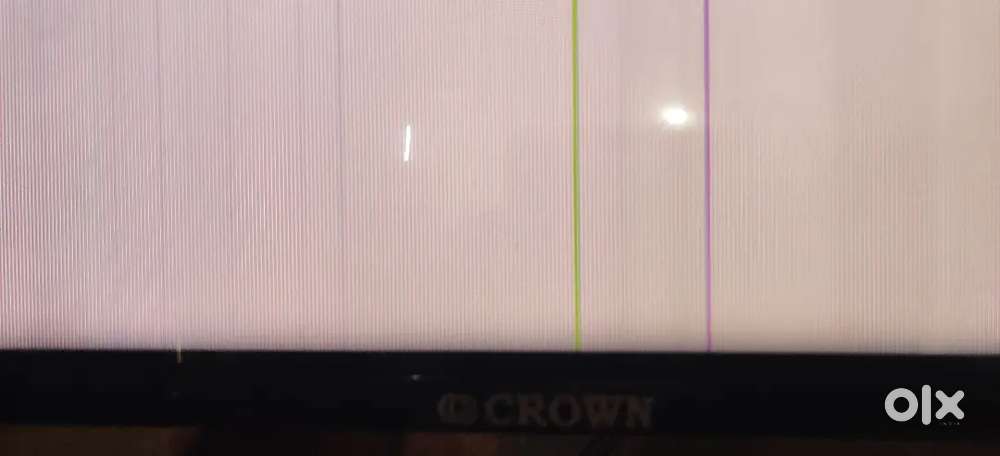 Crown 32 inch tv display cracked only