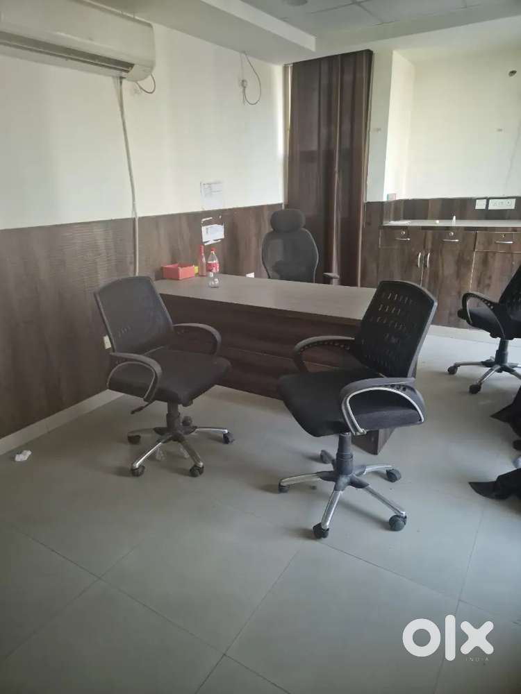 1Cabin+1Cnfrnc+10seat+Recp+pntry.Ready to move office space for rent.