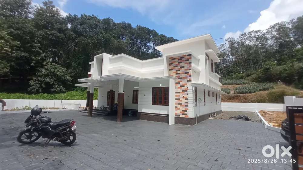 പുതിയ വീട് കുറവിലങ്ങാട് 17 സെന്റ്