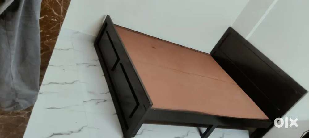 New 5/6.5 Queen size cot available