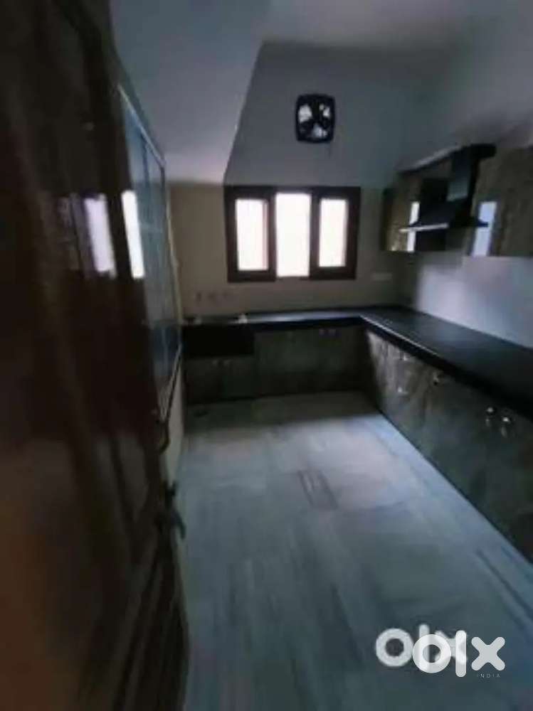 Ground floor one bedroom dinning room with kitchen washrom car parking