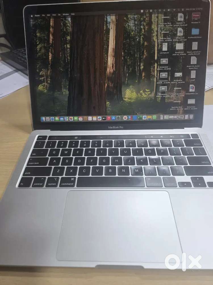 Apple MacBook Pro 13 inch 16gb 1tb