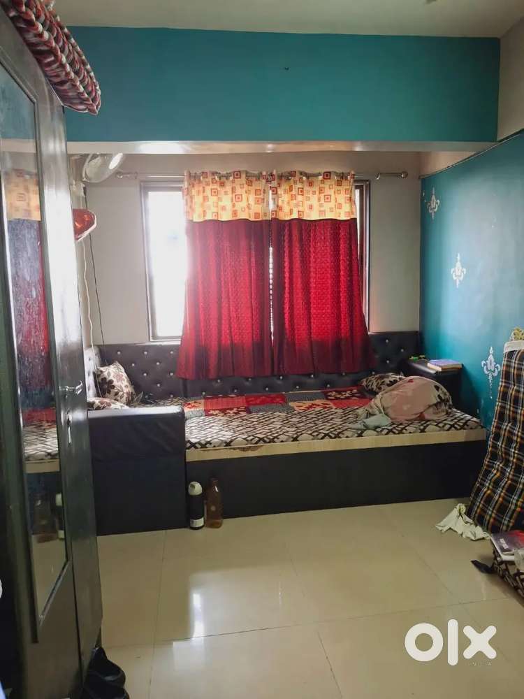 Looking for 1 Female Flatmate