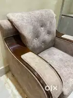 3peice ka sofa set hai