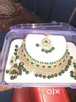 Cosmetic  necklace