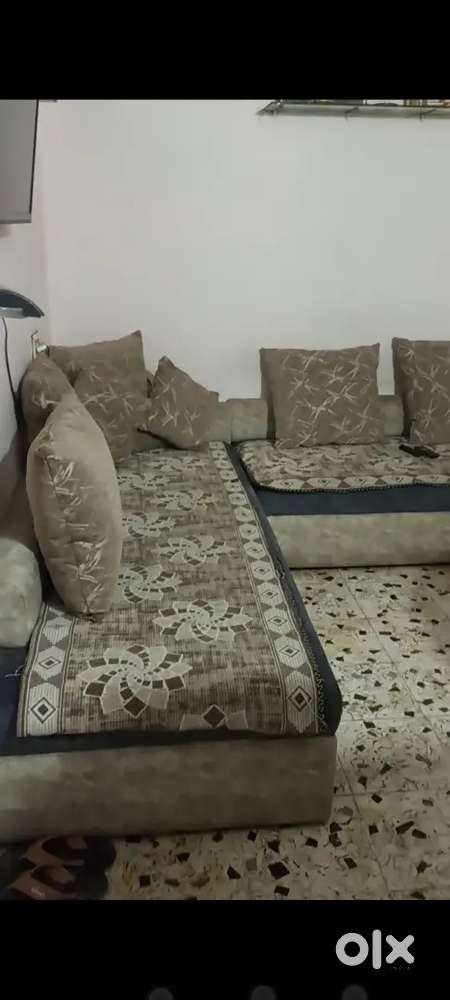 rent out the flat quickly. And 15 days brokrage applicable to brokar