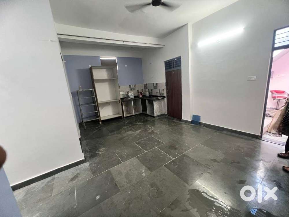 2bhk flat for students