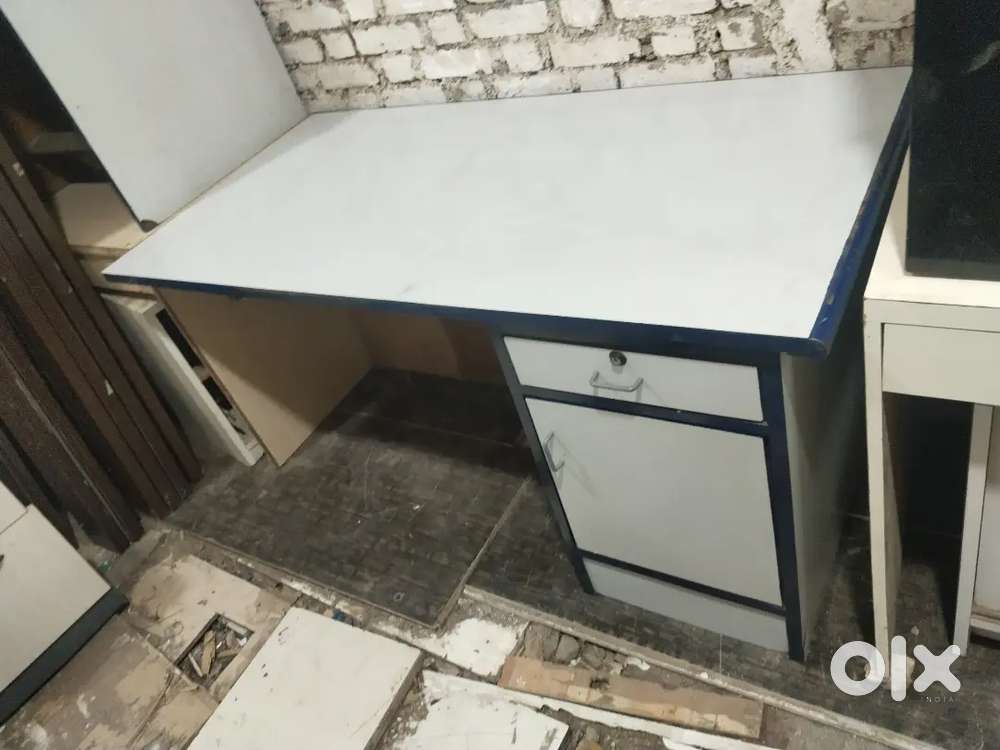 Office table or Computer table or office Furnitureis forurgent sell