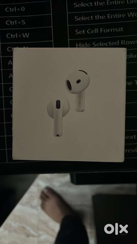 Apple AirPods 4  Anc