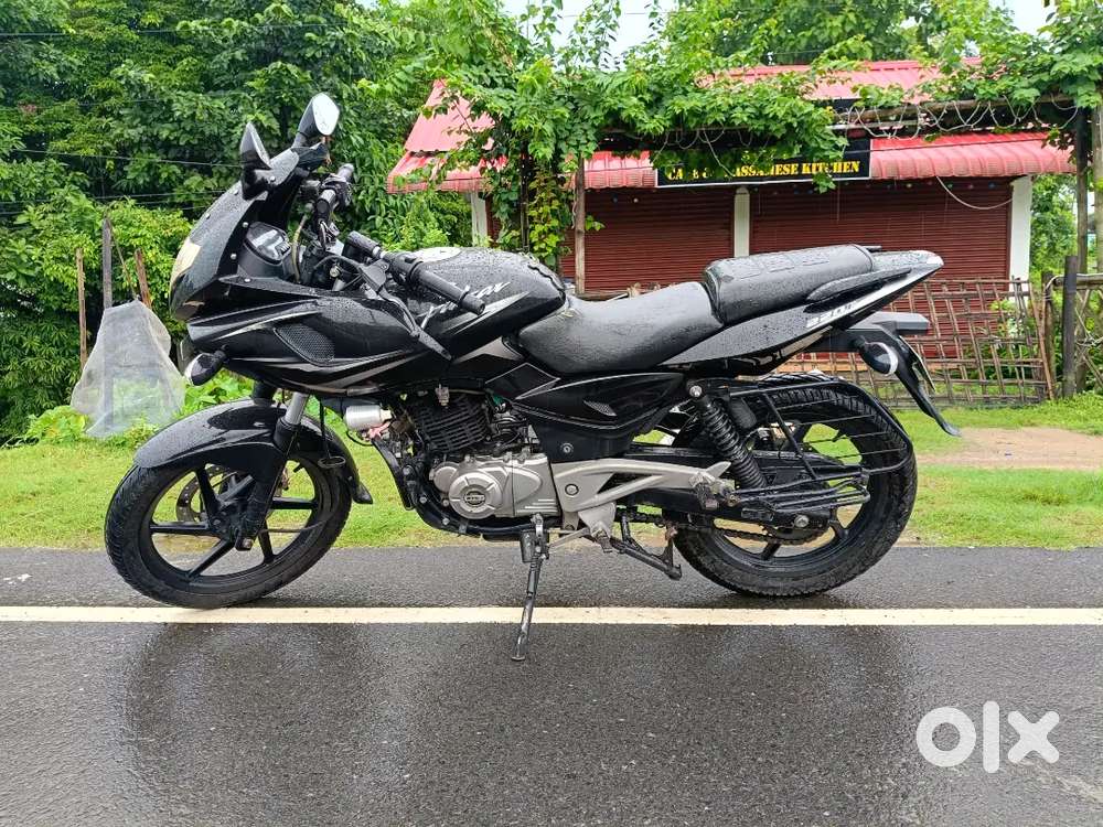 Pulsar 220F
