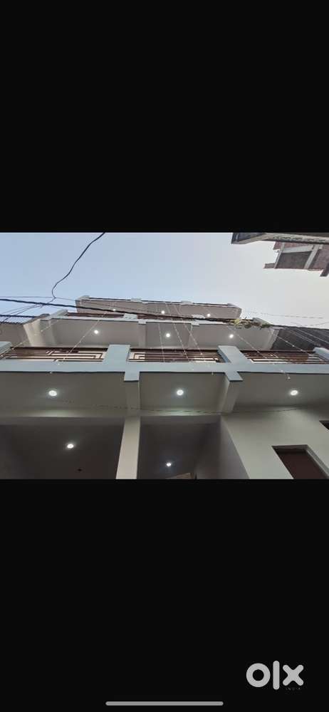 Ananda PG sec 134 gali no 5 top class PG