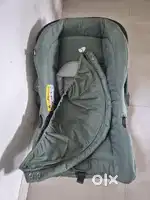 Car Seat (for upto 1 yr baby)