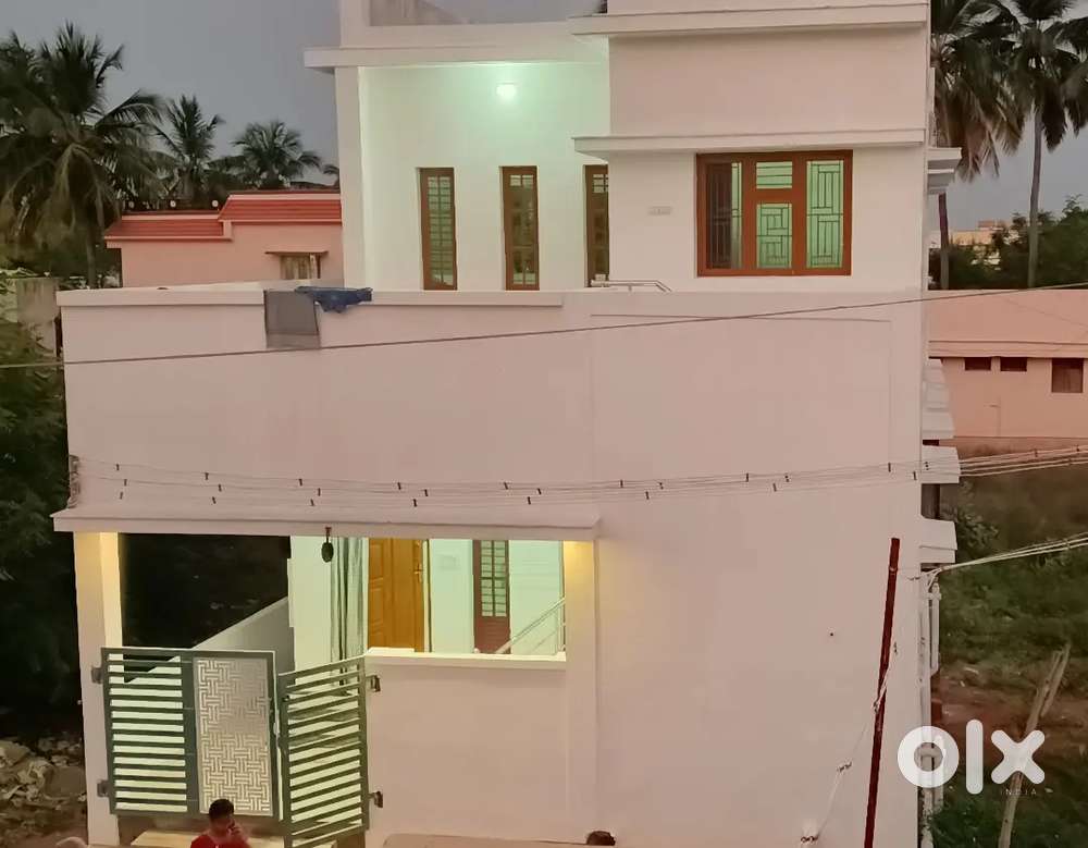 Hi 2 and 1 BHK houses for rent new building nearby EB bus stand