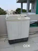 Semi automatic washing machine