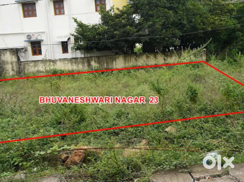 Prime location property for sale@padappai