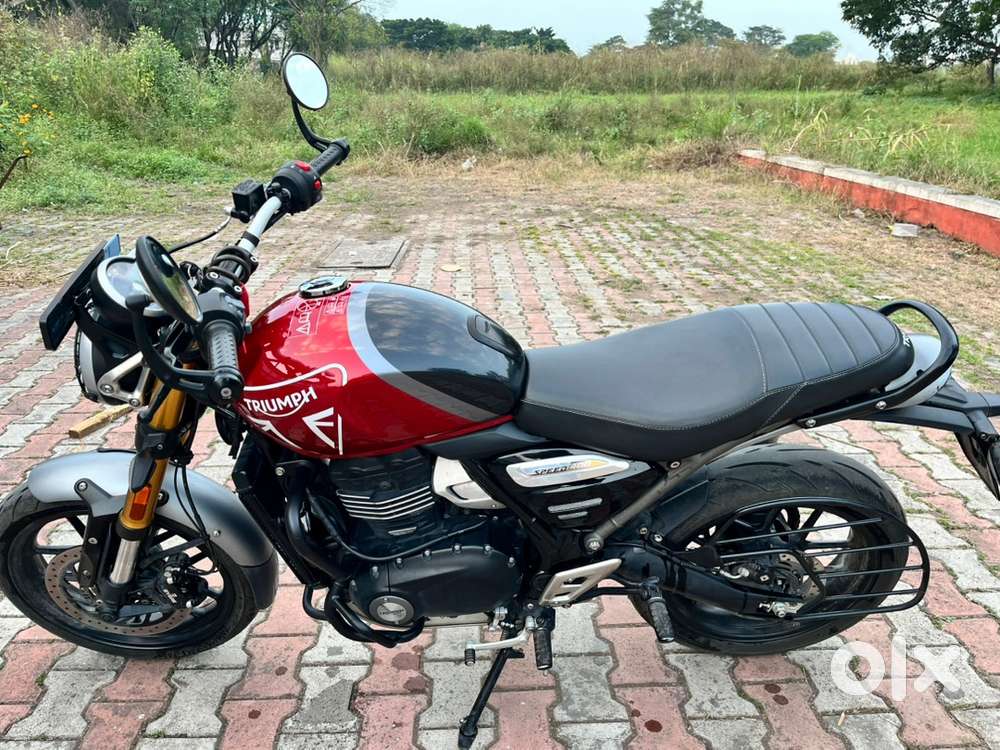 Selling triumph speed 400 at 2.50L.