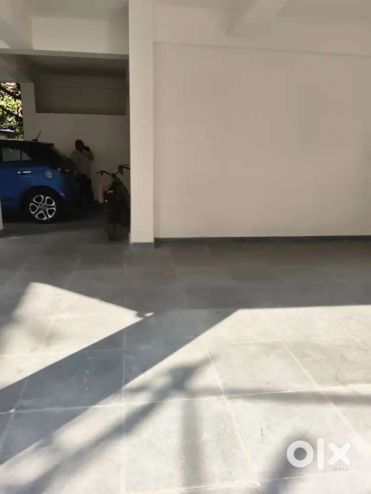 150sqft individual garage space rent santoshpur mini bus stand @3000