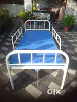 Adjustable hospital bed