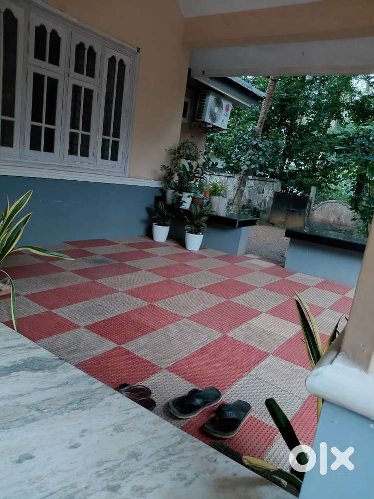 Near Iqrah ഹോസ്പിറ്റലിൽ ladis hostel