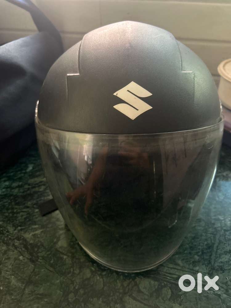 Helmet suzuki mavox