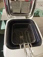 Electric deep fryer