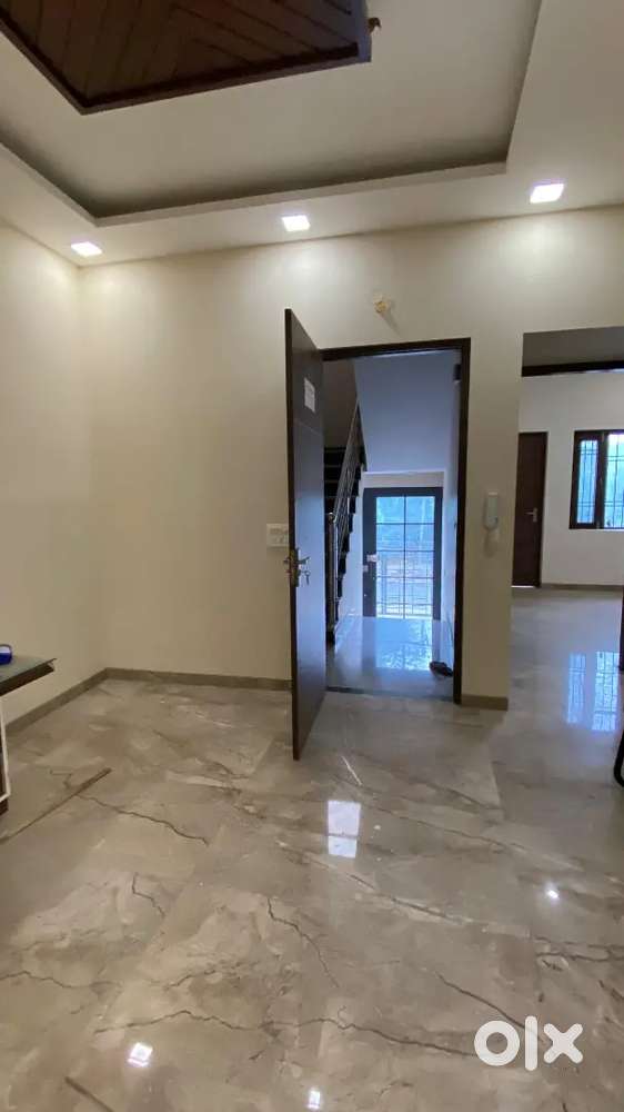 One bhk house for small family or job Pearson