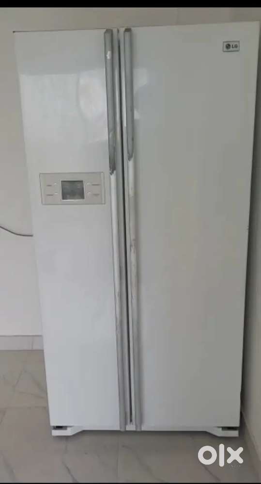 Side by side door fridge.