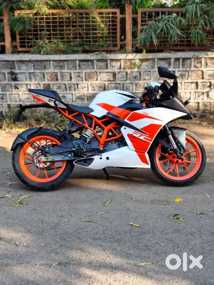 Available the bike zone Nashik sarda Circle with exchange offer al