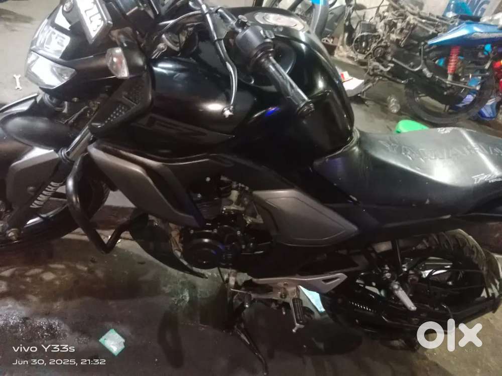 Yamha  fz s version 3. Colour Black and super condition