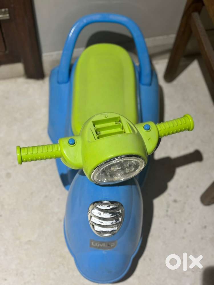 Ride on scooter for 3 year to 6 year old kids