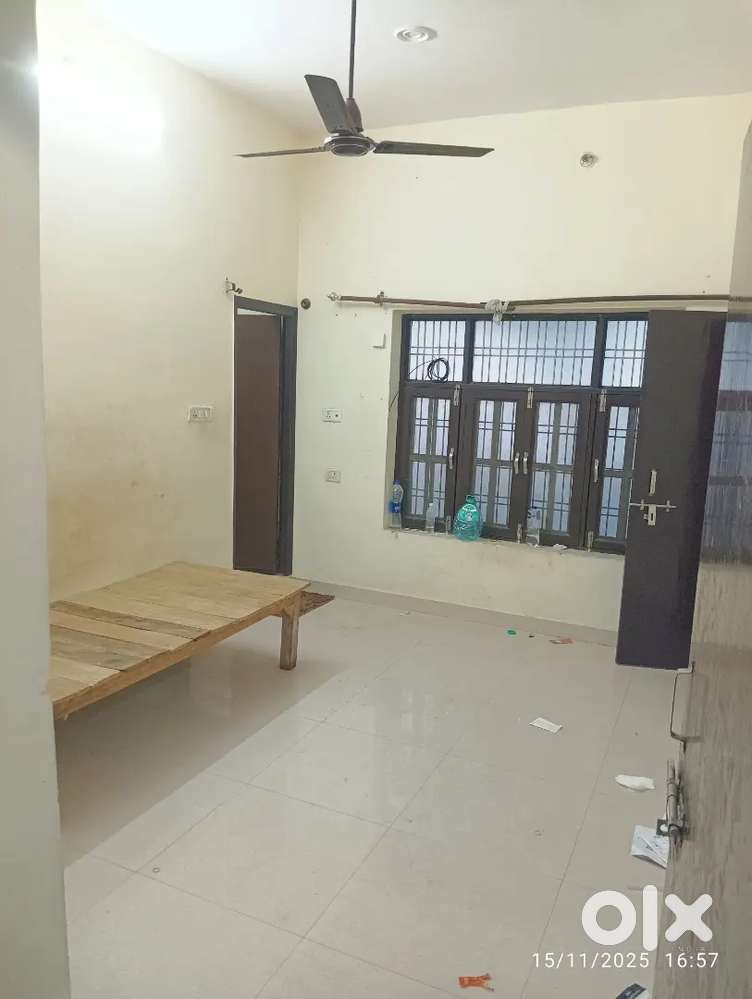 2-room set in aliganj