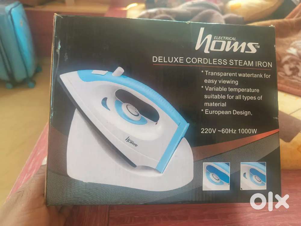 Deluxe cordless steam iron
