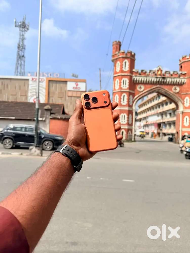 IPHONE 17 PRO 256 GB 100 BH JUST OPEN ORANGE COLOUR