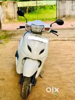 So nice condition neat smooth condition of the scooter