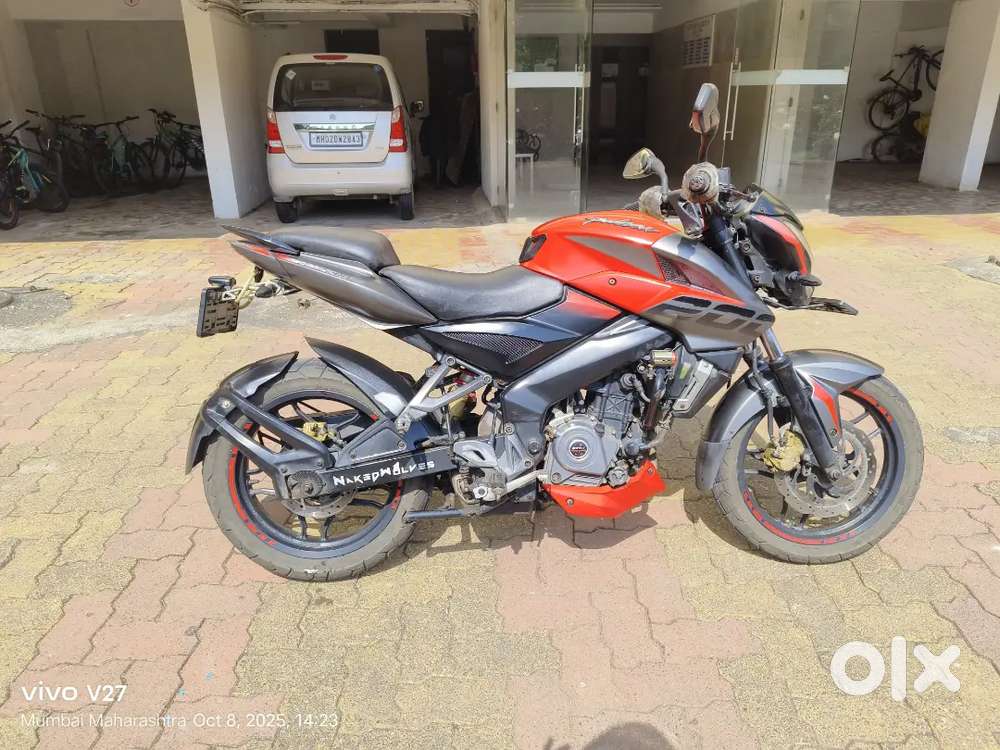 Bajaj Pulsar NS 200 (2017 Model) – Doctor Owned & Excellent Condition