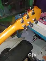 Hertz hza 4010 guitar sell at 3000 with daddario strings.
