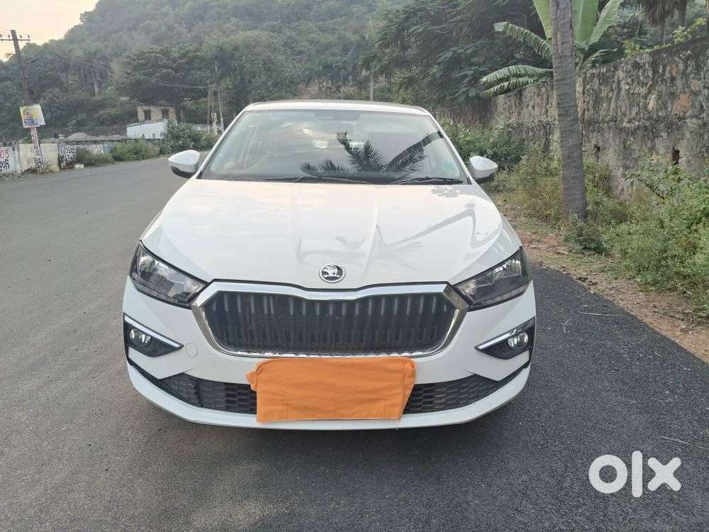 Skoda Slavia Ambition 1.5L TSI MT, 2023, Petrol