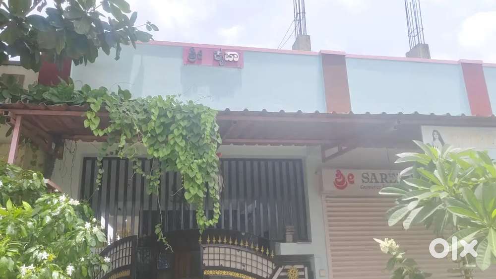 4 bhk house 2 shop front side area