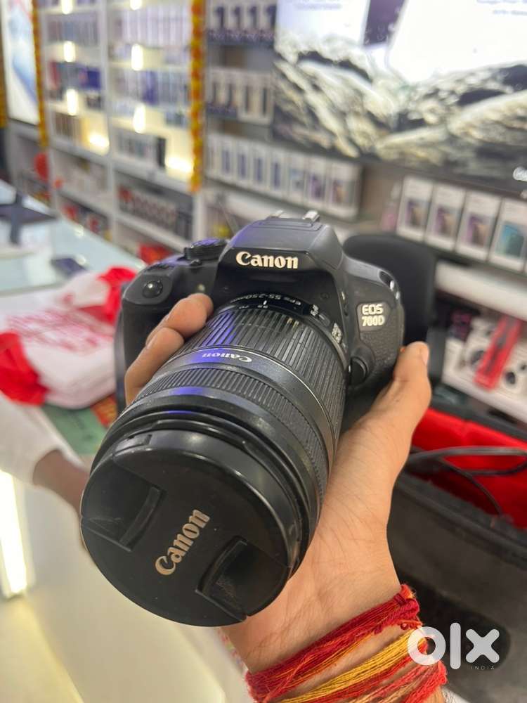 Canon c camera EOS700D