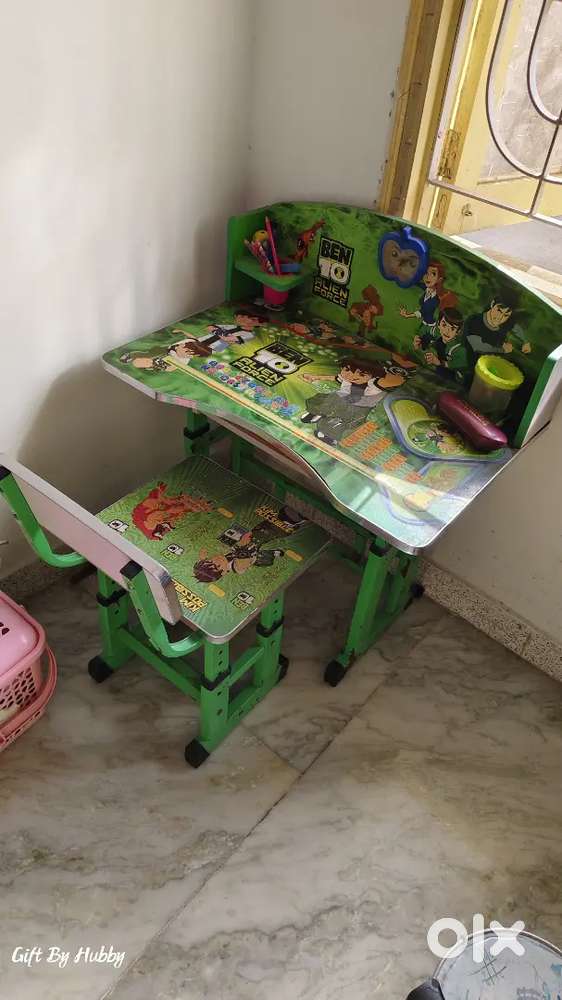 Kids study table
