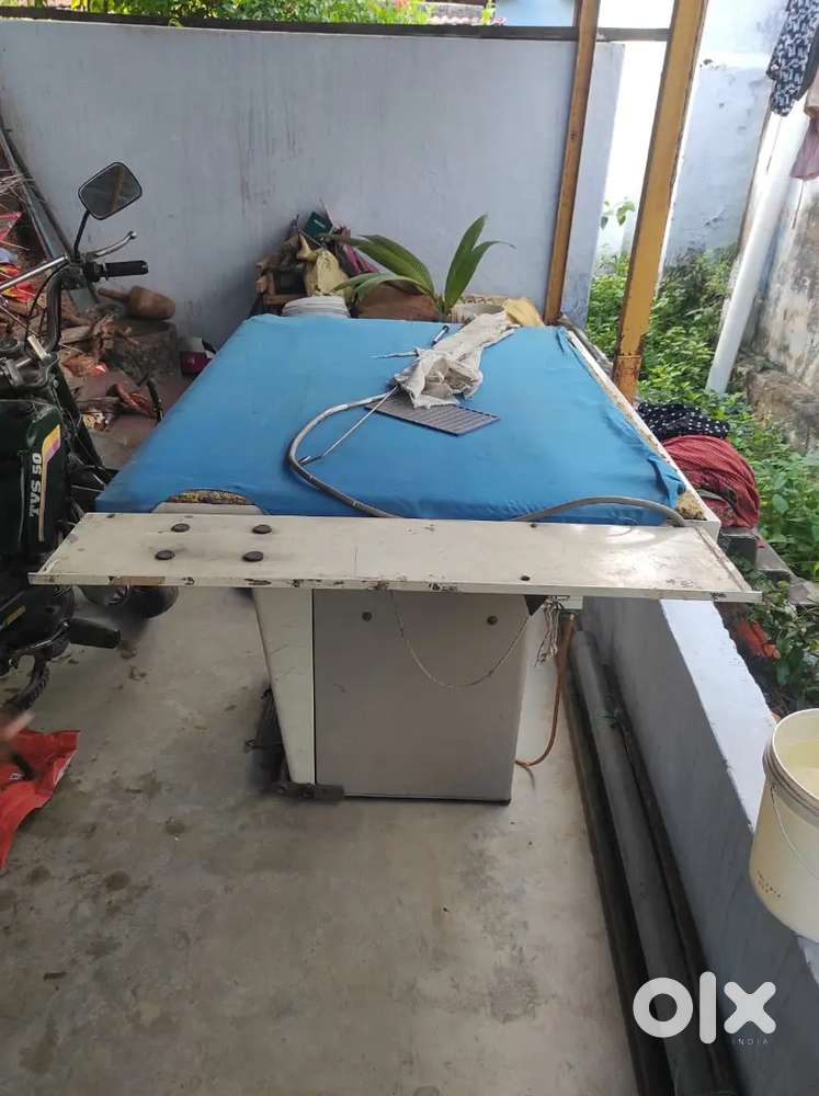 Steam iron table