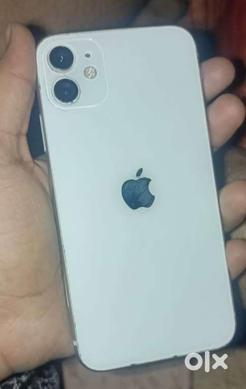 Iphone 11 all ok battery haelth 100% hai or garanti hai 6month ki