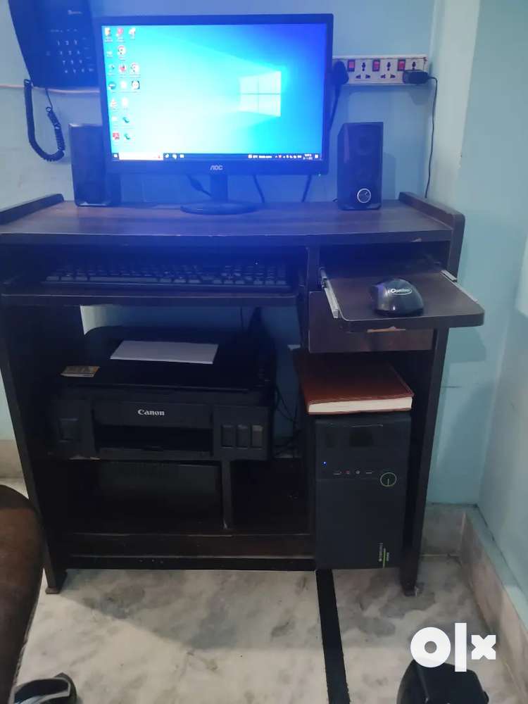 15 inch LCD computer for sale. 2 year old. SSD 256GB +500GB Hard disk