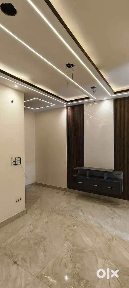 कार पार्किंग के साथ 2bhk लिफ्ट कॉमन छत मात्र 26L