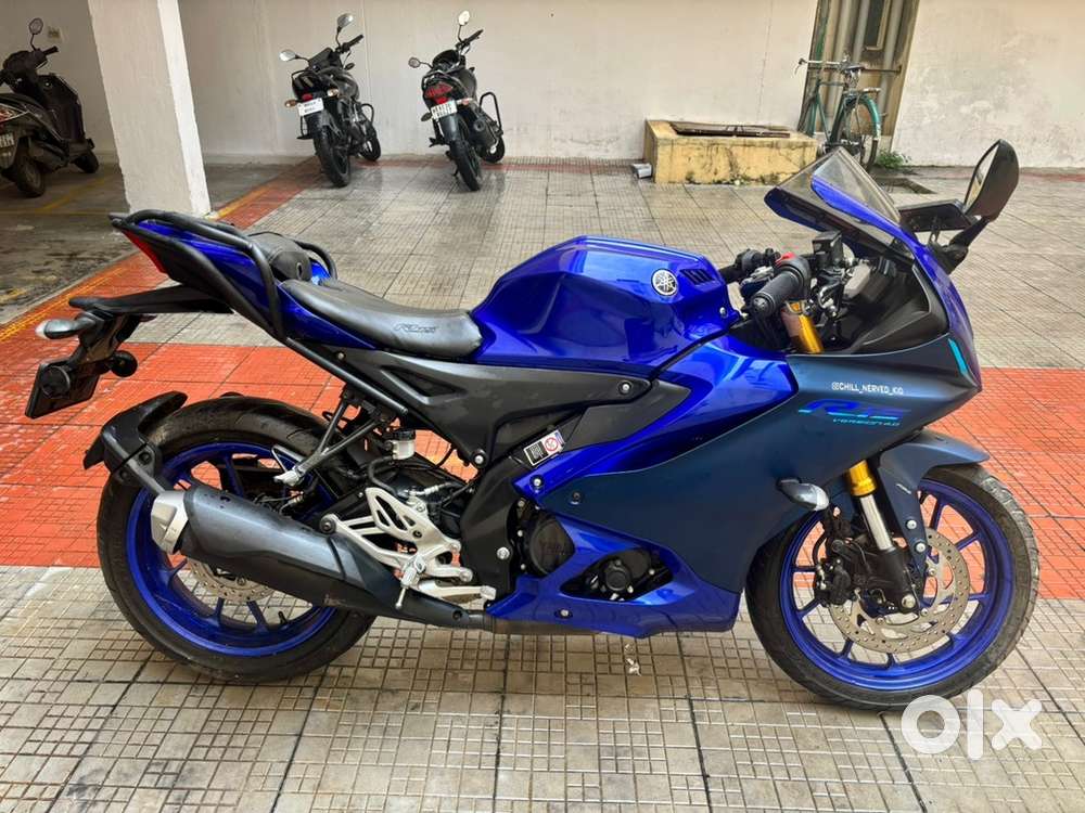 Yamaha R15 V4 Racing blue
