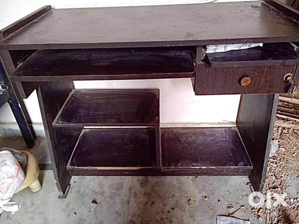 Computer table and Chair in good condition