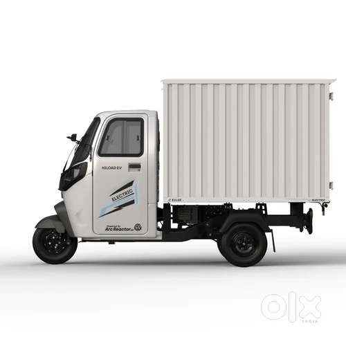 Electric three wheeler driver