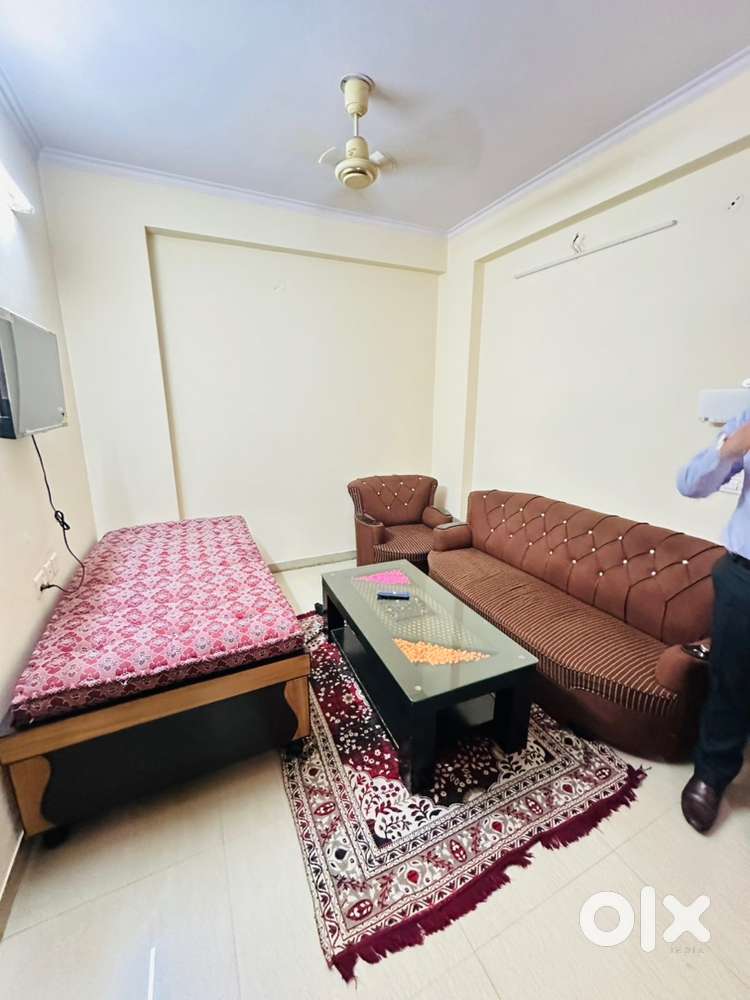 1bhk independent couple freindly flat no restriction by owner